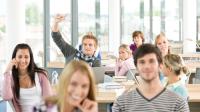 Oberstufenschüler*innen im Unterricht